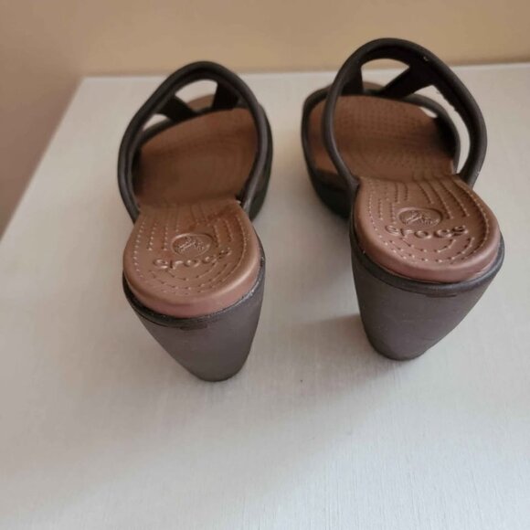 Crocs Brown Block Heel Sandal - Picture 5 of 6